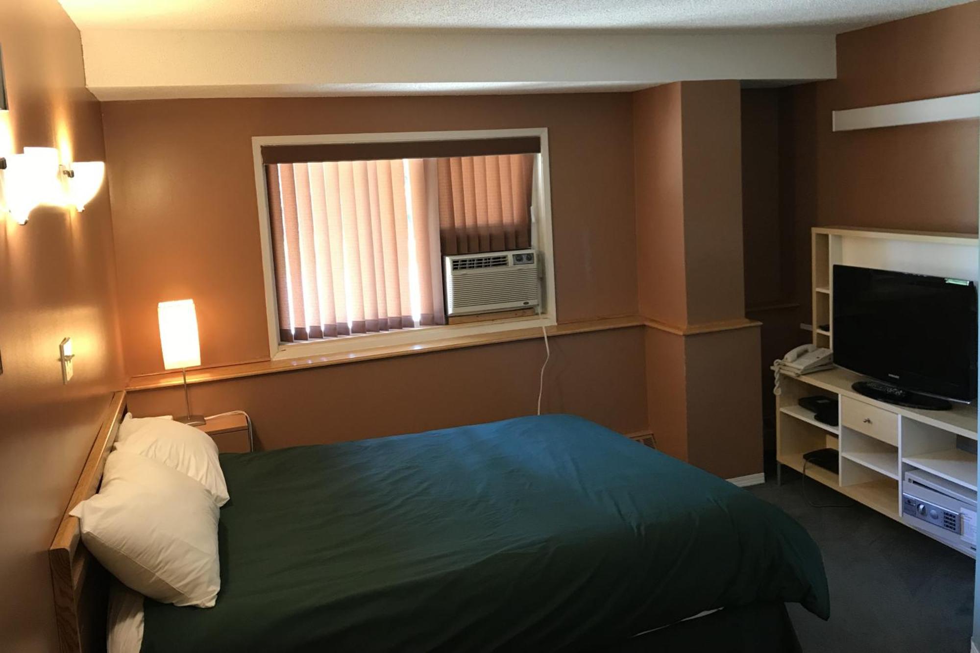 The Griz Inn By Park Vacation Management 페르니 외부 사진